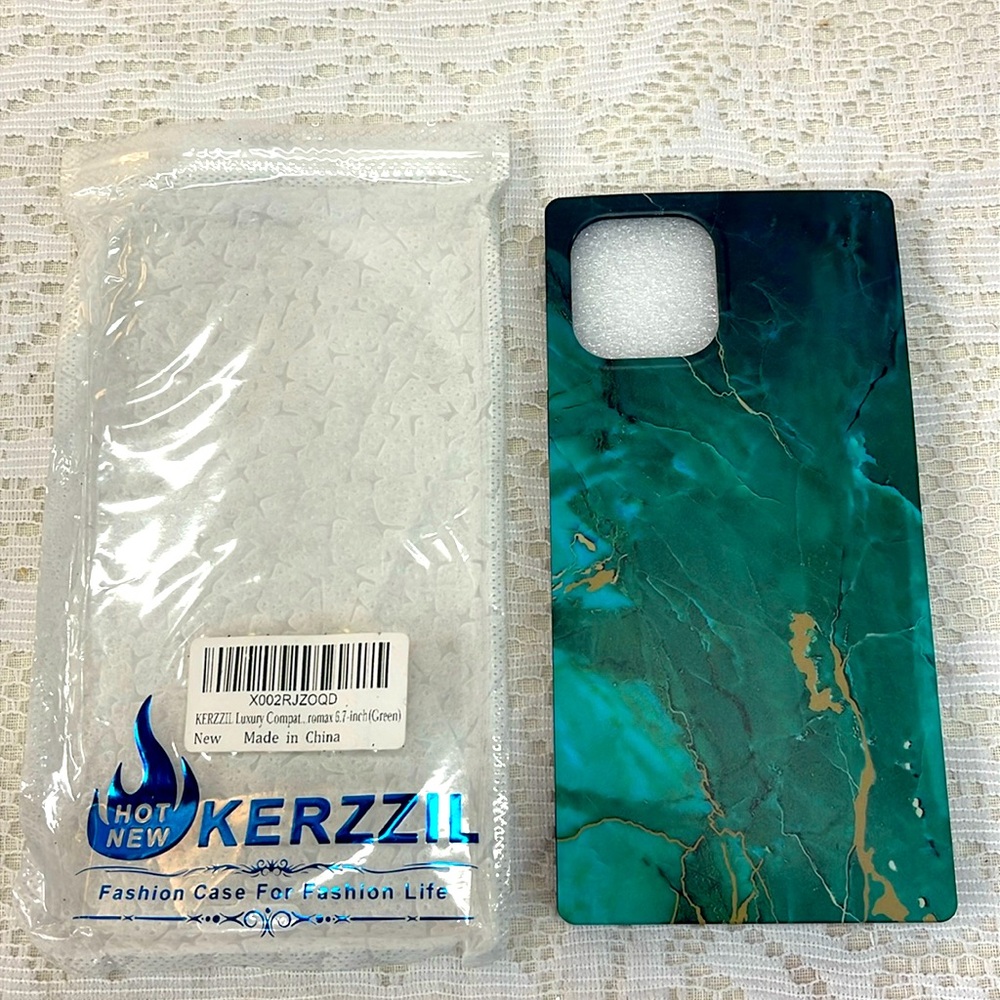 Ladies fashion iPhone 11 6.7 inch green marble phone case